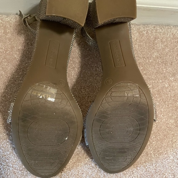 Bandolino Size 8.5 Gold Block Heels - Picture 2 of 4